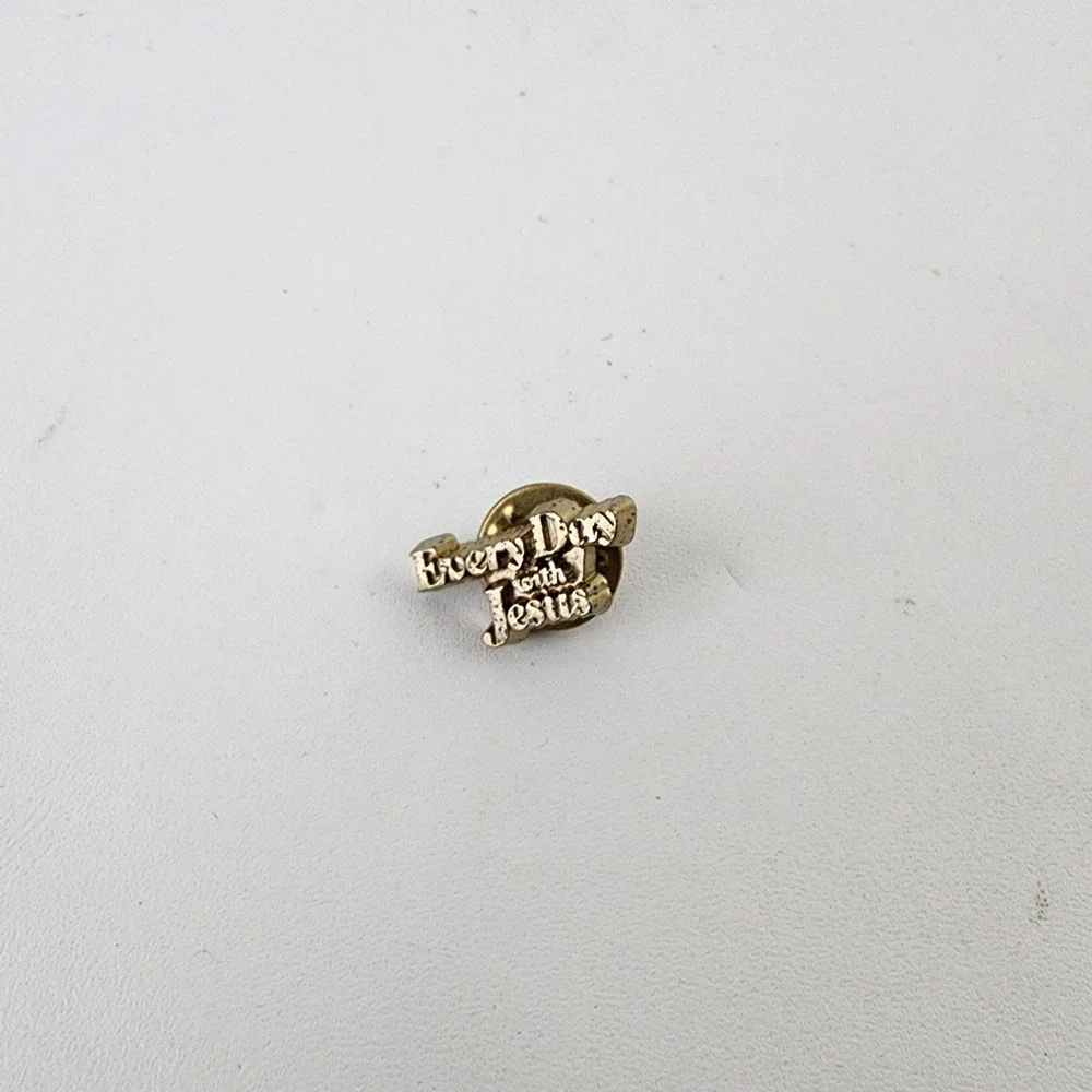 Lapel Pins Hat Pin‎ Everyday With Jesus Gold Tone Christian
